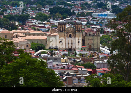 Die Kirche von SANTA DOMINGO begann der Bau im Jahre 1575 und es ist ein großartiges Beispiel für barocke Architektur - OAXACA, Mexiko Stockfoto