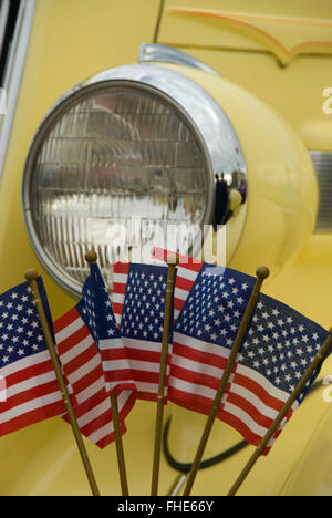 1936 Packard 120 b Cabriolimousine Detail mit amerikanischen Flaggen, St Paul Rodeo Parade, St. Paul, Oregon Stockfoto