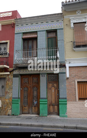 Charakteristische architektonische Merkmale in El Cabanyal-El Canyamelar Bezirk, Valencia, Spanien Stockfoto