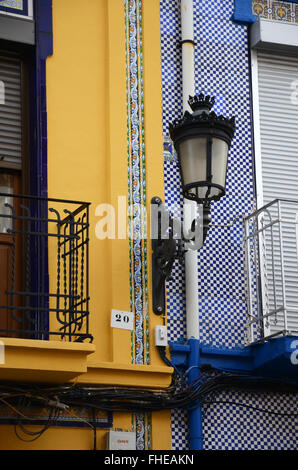 Charakteristische architektonische Merkmale in El Cabanyal-El Canyamelar Bezirk, Valencia, Spanien Stockfoto