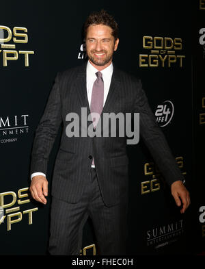 New York, USA. 24. Februar 2016. Schauspieler GERARD BUTLER kümmert sich die New Yorker Premiere von "Götter von Ägypten" im AMC Loews Lincoln 13 statt. Bildnachweis: Nancy Kaszerman/ZUMA Draht/Alamy Live-Nachrichten Stockfoto