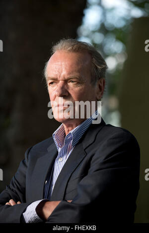 Legendär, britische Bestsellerautor Martin Amis, abgebildet auf dem Edinburgh International Book Festival, wo er über seinen neuen Roman sprach, mit dem Titel "The Zone of Interest". Die drei-Wochen-Veranstaltung ist der weltweit größte Literaturfestival und findet während des jährlichen Edinburgh Festival. Die 2014 Veranstaltung vorgestellten Vorträge und Präsentationen von mehr als 500 Autoren aus der ganzen Welt und war die 31. Auflage des Festivals. Stockfoto