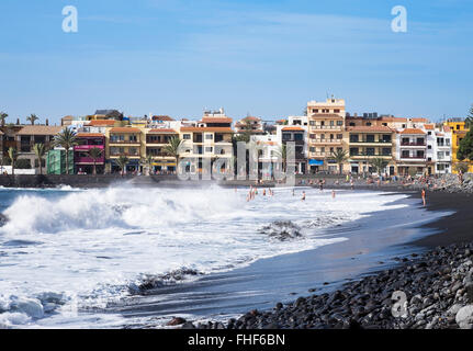 Hohe Brandung am Strand, La Playa, Valle Gran Rey, La Gomera, Kanarische Inseln, Spanien Stockfoto