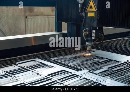 Nahaufnahme des Laserschneidens Stockfoto