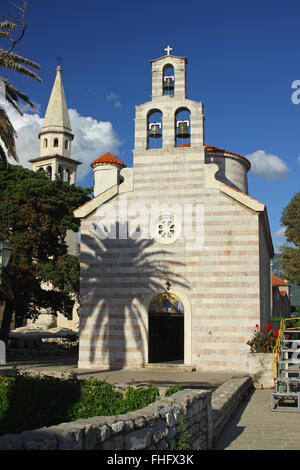 Kirche der Heiligen Dreifaltigkeit in der Altstadt von Budva, Montenegro Stockfoto