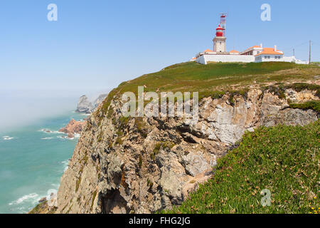 Cabo da Roca Klippen Leuchtturm. Extreme Westkap des europäischen Kontinents. Stockfoto