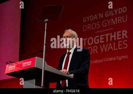 Jeremy Corbyn MP, Führer der Labour Party, Speking am Welsh Labour Conference 2016 Venue Cymru Llandudno. © Alan Dop Alamy Live-Nachrichten Stockfoto