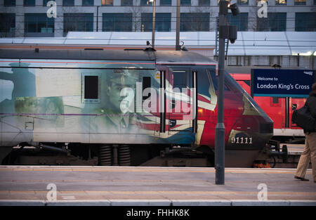 Jungfrau-Züge Class 91 Lokomotive 91111 für The Fallen im Bahnhof Kings Cross, London, UK Stockfoto