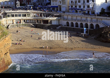 Der Strand von Port-Vieux in Biarritz, Pyrenäen Atlantiques, Aquitaine, Frankreich Stockfoto