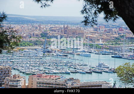 Mallorca, Balearen, Spanien: die Stadt Palma gesehen vom Schloss Bellver Stockfoto