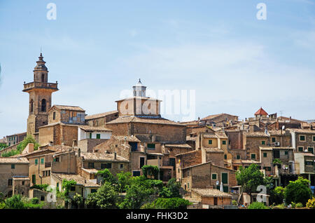 Mallorca, Mallorca, Balearen, Spanien, Europa: Panoramablick von der Stadt Valldemossa, berühmt für die Königliche Kartause Stockfoto