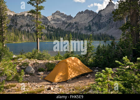 ID00430-00... IDAHO - Campingplatz am See Alice im Sägezahn Wildnisgebiet. Stockfoto