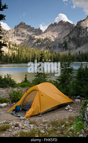 ID00432-00... IDAHO - Campingplatz am See Alice im Sägezahn Wildnisgebiet. Stockfoto