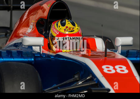 Montmelo, Spanien. 25. Februar 2016. Rio Haryanto Treiber.  Manor F1 Team. Formel 1 Testtage am Circuit de Catalunya. Montmelo, Spanien. 25. Februar 2016 Credit: Miguel Aguirre Sánchez/Alamy Live-Nachrichten Stockfoto