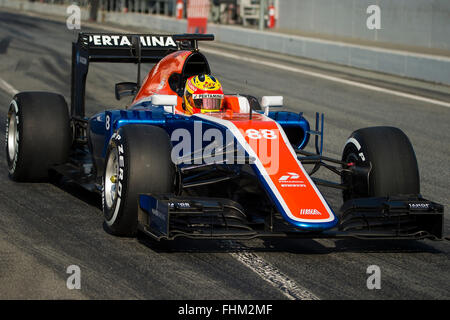 Montmelo, Spanien. 25. Februar 2016. Rio Haryanto Treiber.  Manor F1 Team. Formel 1 Testtage am Circuit de Catalunya. Montmelo, Spanien. 25. Februar 2016 Credit: Miguel Aguirre Sánchez/Alamy Live-Nachrichten Stockfoto