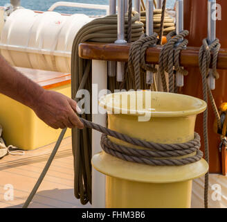 Super Sommer Wochenend-Kreuzfahrt und unvergessliches Abenteuer am Schwarzen Meer mit Segelschiff Adornate, Constanta, Rumänien. Stockfoto