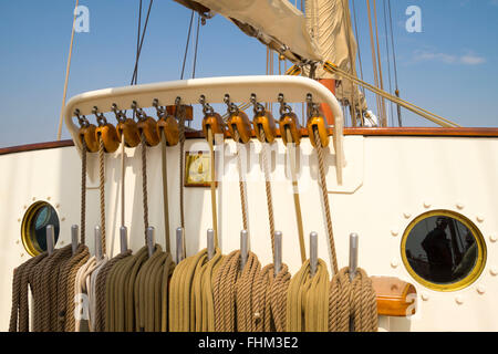 Super Sommer Wochenend-Kreuzfahrt und unvergessliches Abenteuer am Schwarzen Meer mit Segelschiff Adornate, Constanta, Rumänien. Stockfoto