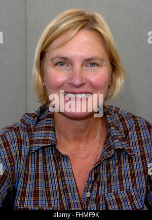 DENISE CROSBY - Collectormania 14 in den Mittelpunkt, die, den Milton keyens Stockfoto