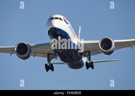 British Airways Boeing 787 Dreamliner G-ZBJC auf dem letzten Weg zum Flughafen London-Heathrow LHR Stockfoto