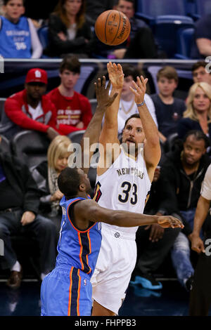 New Orleans, LA, USA. 25. Februar 2016. New Orleans Pelikane weiterleiten Ryan Anderson (33) bei einem NBA-Basketball-Spiel zwischen den Oklahoma City Thunder und die New Orleans Pelikane im Smoothie King Center in New Orleans, Louisiana Stephen Lew/CSM/Alamy Live-Nachrichten Stockfoto