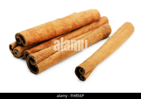 Duftende Zimt-sticks isolierten auf weißen Hintergrund Stockfoto