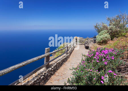 Weg zum Mirador De La Pena, El Hierro, Kanarische Inseln, Spanien Stockfoto