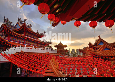 Rote Laternen Verzierungen an Thean Hou Tempel in Kuala Lumpur, Malaysia