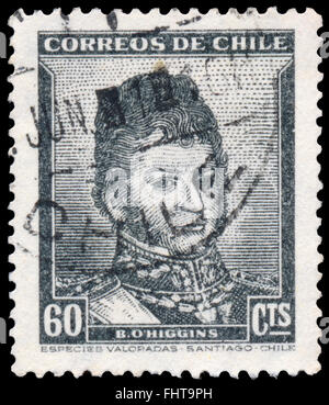 BUDAPEST, Ungarn - 14. Oktober 2015: eine Briefmarke gedruckt in Chile zeigt Bernardo O'Higgins - Führer der chilenischen Unabhängigkeit, ca. 1948