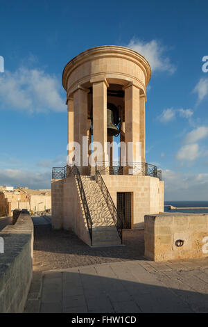 Siege Bell Memorial in Valletta, Malta. Stockfoto