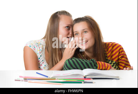 Zwei Mädchen im Teenageralter Klatsch Stockfoto
