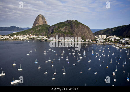 Luftbild von Pao de Acucar, Morro da Urca und Teil der Botafogo-Bucht Stockfoto