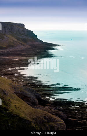 Blick vom Southgate auf Pwlldu Head an der Gower Küste, S Wales UK Stockfoto