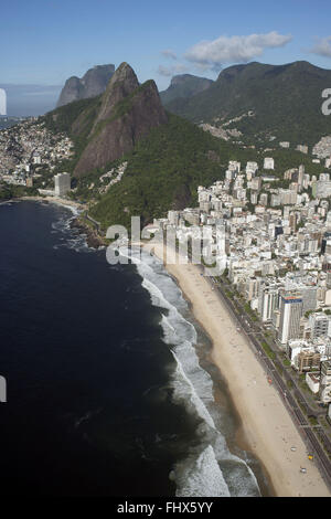 Luftaufnahme von Leblon Strand mit einer Promenade Delfim Moreira - Leblon Nachbarschaft Stockfoto
