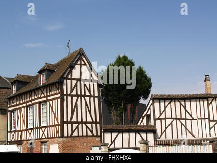 Traditionellen Tudorstil französischen Gebäude an Rue Saint Thomas 27000 Évreux, Frankreich Stockfoto