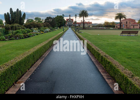 Government Gardens und Museum bei Sonnenaufgang, Rotorua, Neuseeland Stockfoto