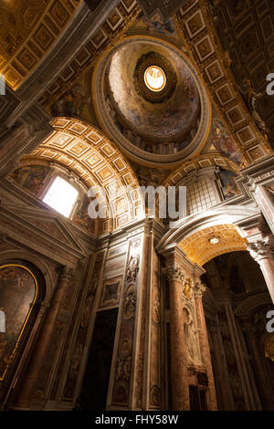 Innen Str. Peters Basilica Kirche, Rom, Italien Stockfoto