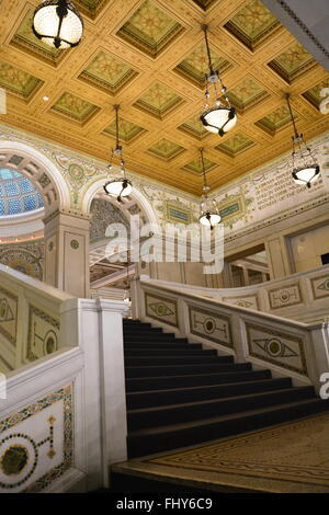 Mosaik Designs auf den Treppen und Mauern, die Halle an der Chicago Cultural Center in Chicago Illinois zu Bradley. Stockfoto