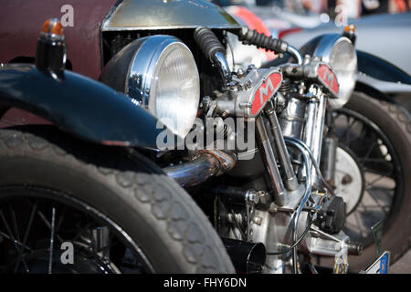 Meran, Italien - 9. Juli 2015: Morgan 3 Wheeler Supersportwagen in Meran in Südtirol-Oldtimer-Rallye Stockfoto