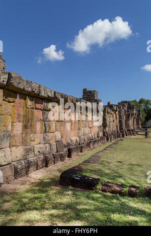 Öffentliche Schloss Wand aus Sandstein in Phanom Rung Geschichtspark in Buriram, Thailand. Stockfoto