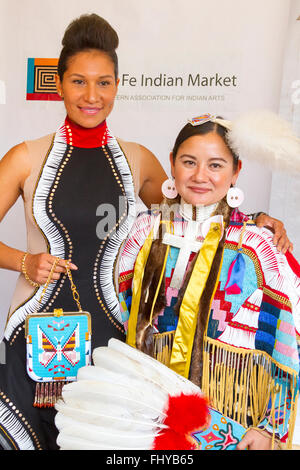 Santa Fe Indian Market Modenschau Native American New Mexico traditionell, 'SWAIA' südwestlichen Association for Indian Arts Stockfoto