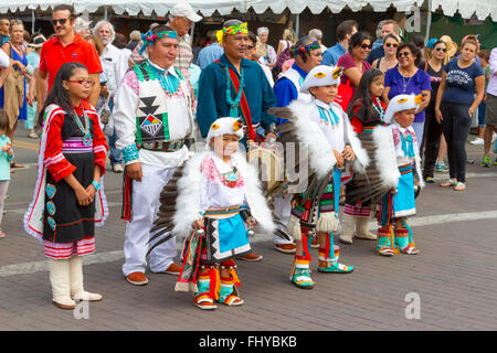 Santa Fe Indian Market Native American New Mexico Eagle Tänzer Stockfoto