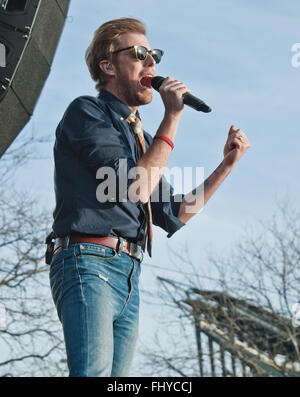 Philadelphia, Pennsylvania, USA. 31. Januar 2016. Andrew McMahon führt bei Radio 1045 Winter Jam 2016 um XFINITY Leben! Stockfoto