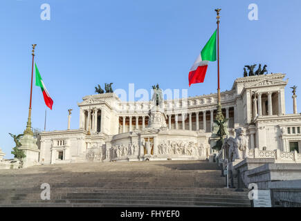 Venedig-Platz in Rom und das Denkmal von Viktor Emanuel. Rom, Italien. Stockfoto