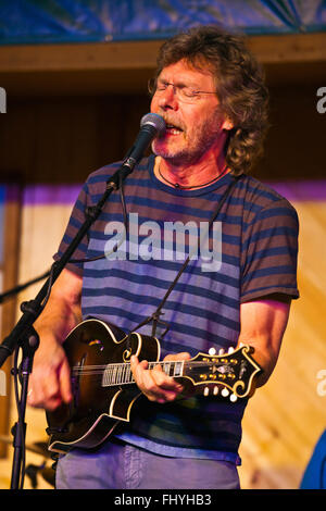 SAM BUSH und seine Band führen an den vier Ecken FOLK FESTIVAL 2014 - COLORADO Stockfoto