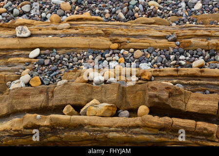 FELSFORMATIONEN sind ein Lieblingsfach in WESTON BEACH - POINT LOBOS STATE PARK, Kalifornien Stockfoto