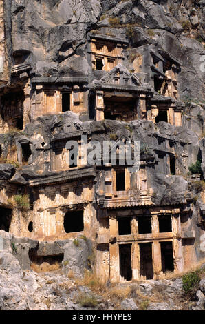 Das Gestein schneiden Gräber der alten LYKISCHEN Stadt MYRA - KALE, Türkei Stockfoto