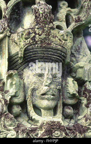 Die Maya-Herrschers 18 Kaninchen (695-738 n. Chr.) ist hier auf Stele B - Ruinen von COPÁN, HONDURAS abgebildet. Stockfoto