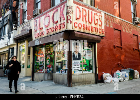 New York, NY 26. Februar 2016 - Block-Apotheke im East Village Stockfoto