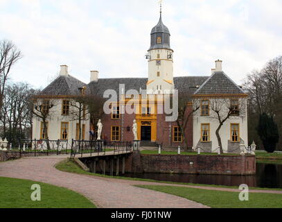 Slochteren. Februar-16-2016. Immobilien Fraeylemaborg aus dem 13. Jahrhundert in Slochteren. Die Niederlande Stockfoto