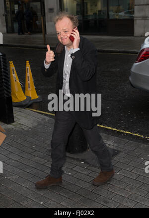 Toby Jones kommt in den BBC-Studios zur Förderung seines neuen Films "Papas Armee" Featuring: Toby Jones wo: London, Vereinigtes Königreich bei: 27. Januar 2016 Stockfoto